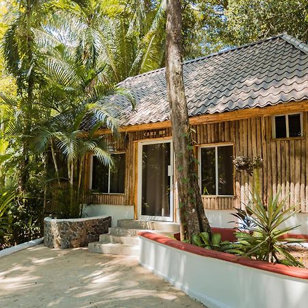 Falling Leaves Lodge San Ignacio Exterior foto