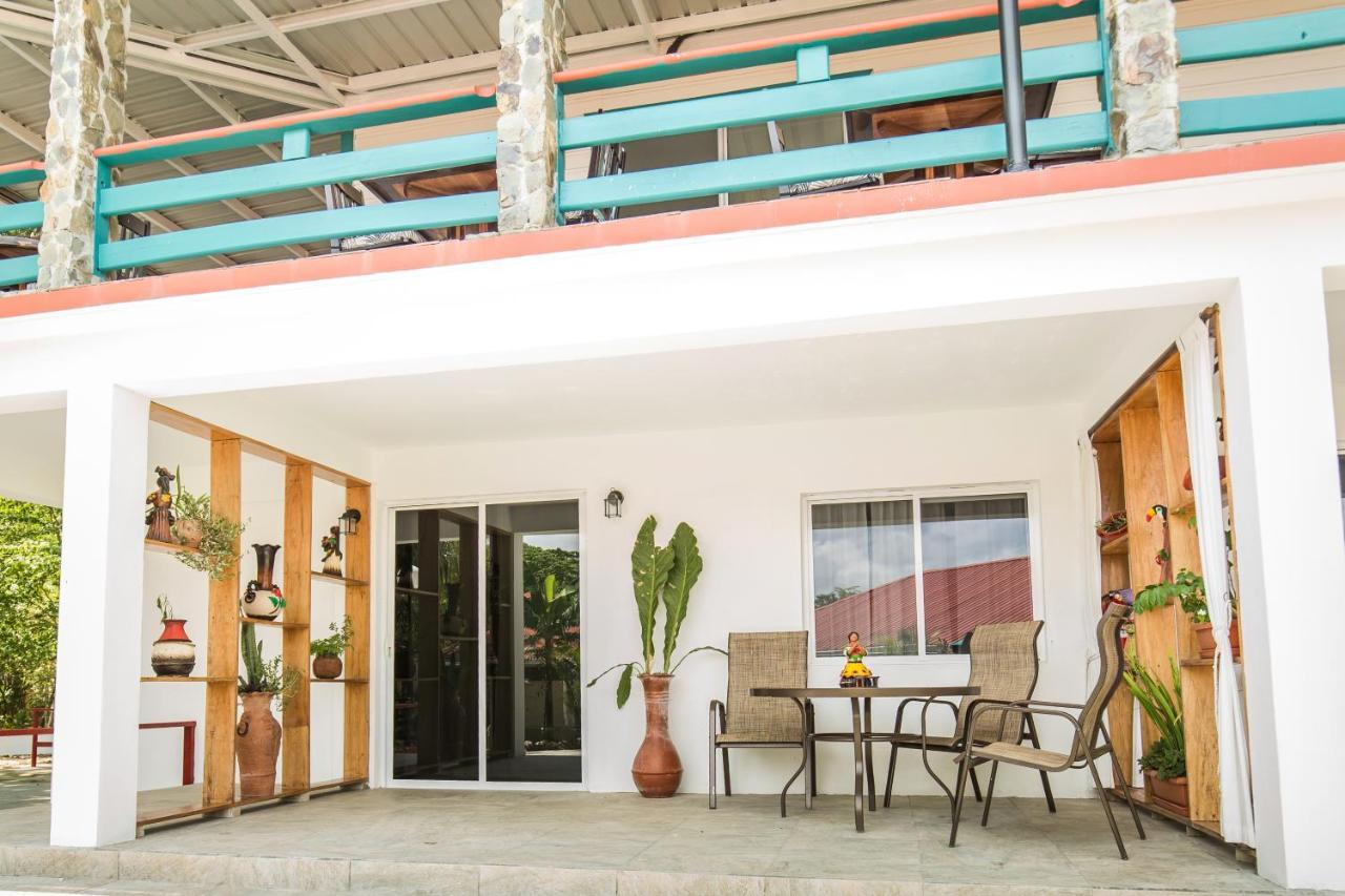 Falling Leaves Lodge San Ignacio Exterior foto